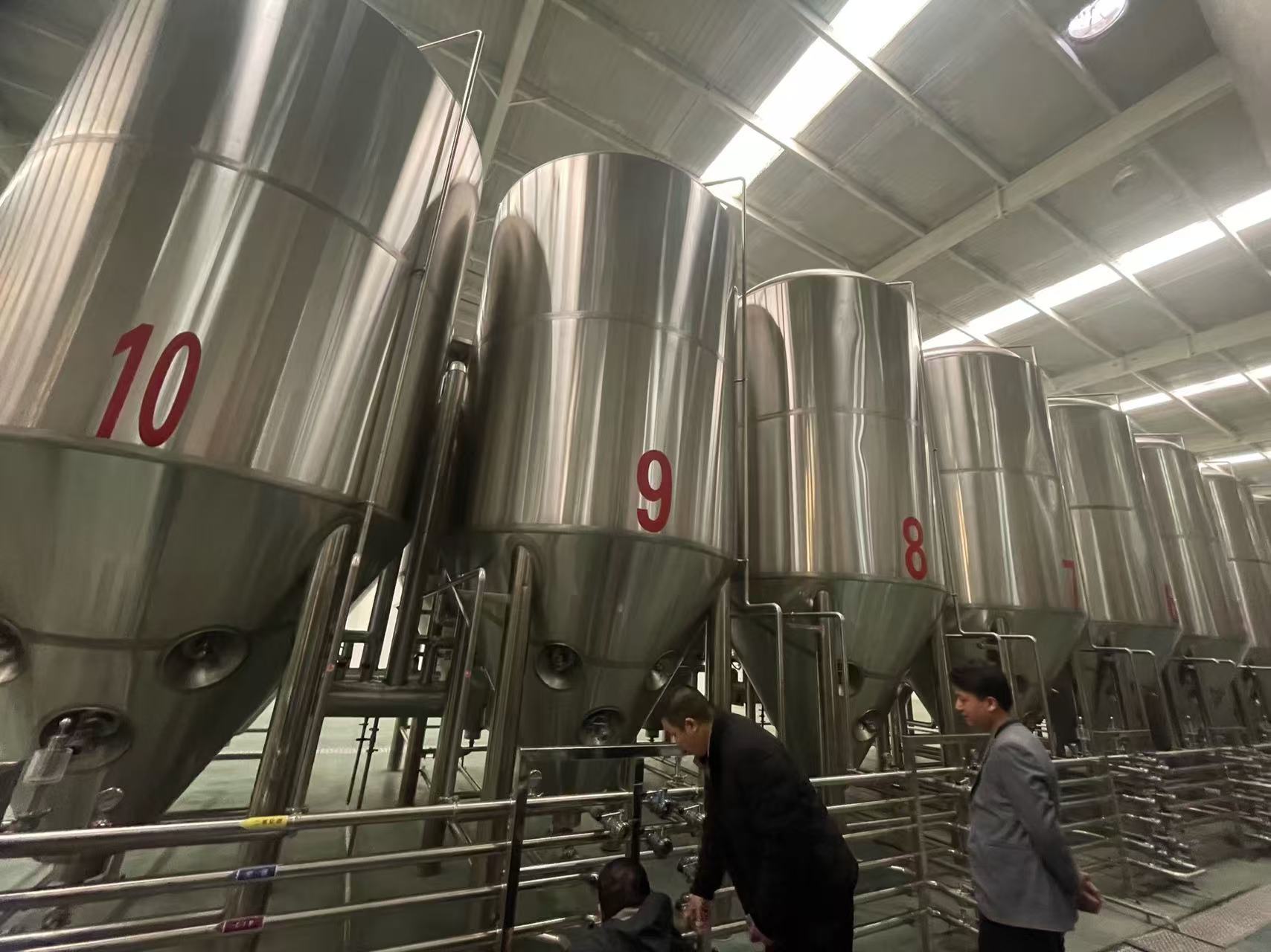 津南精酿啤酒设备厂—平面布置、设备设计、制造、调试、培训等一条龙服务